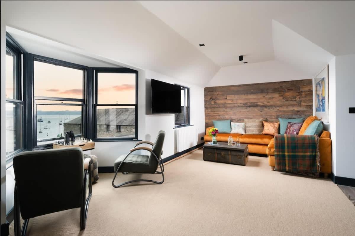 Captains Loft * Falmouth